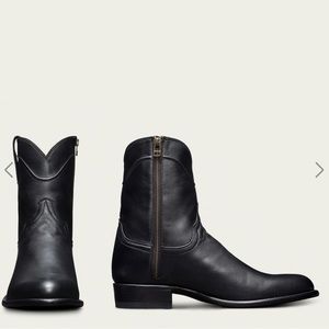 Tecovas Dean Boot in 10.5 with regular width.